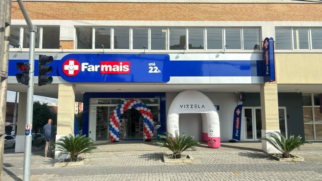farmais-reforca-presenca-no-parana-com-inauguracao-simultanea-de-tres-unidades